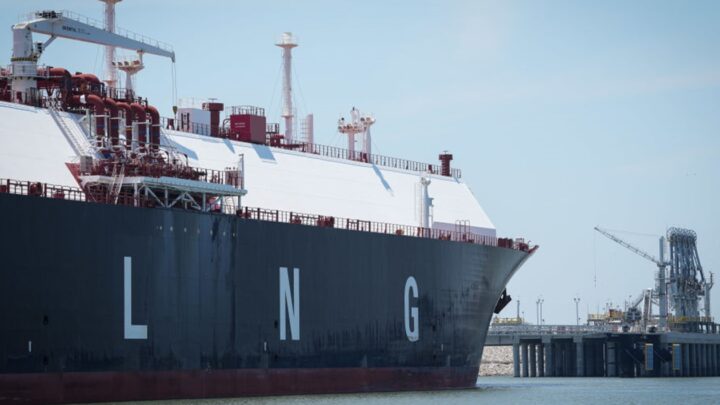 Китай повністю припинив купувати скраплений газ у США - ЗМІ