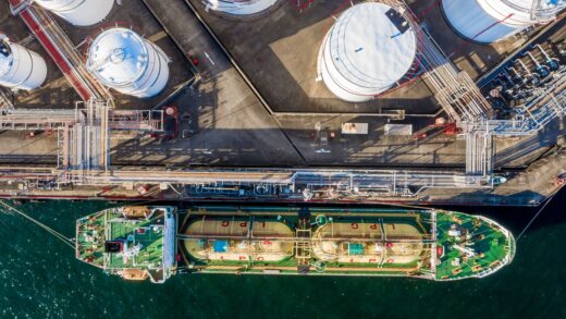 Китай рекордно наростив реекспорт газу через низький попит