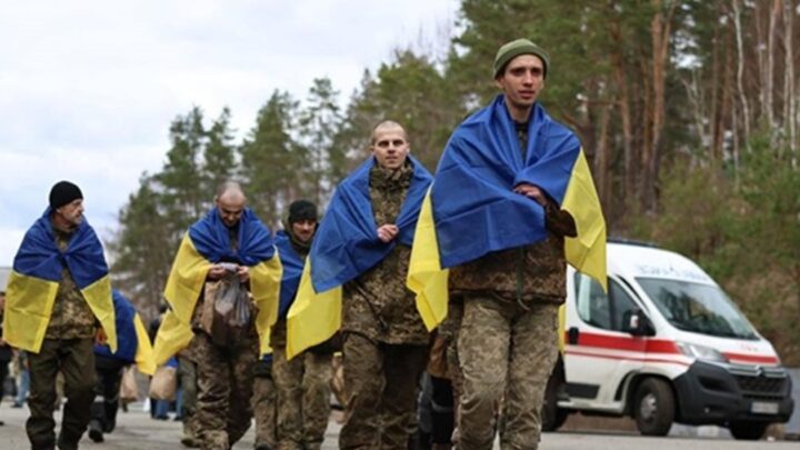 Стало відомо, скільки військових перебувають у полоні Росії