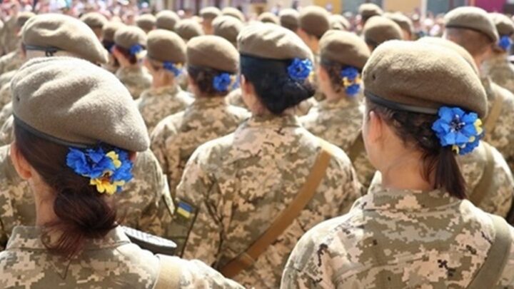 В ЗСУ зробили заяву про обов'язкову службу жінок