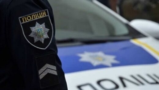 У Рівному школярка після зауваження ударила вчителя циркулем