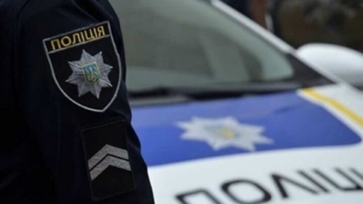 У Рівному школярка після зауваження ударила вчителя циркулем