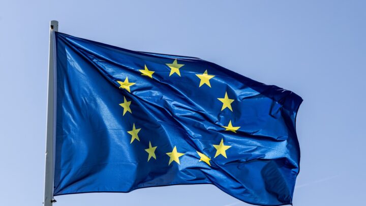 ЄС готується до поетапного згортання захисту біженців з України - ЗМІ
