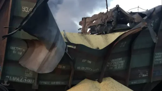 На Київщині ворог пошкодив залізницю та вагони із зерном