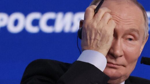 У Росії дефіцит держбюджету зріс четвертий місяць поспіль