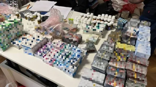 Правоохоронці викрили найбільше підпільне виробництво стероїдів