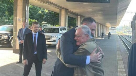 Келлог приїхав з тривалим візитом в Україну