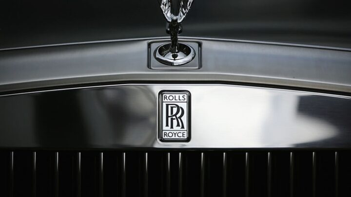 В Росії зріс попит на люксові Rolls-Royce і Ferrari
