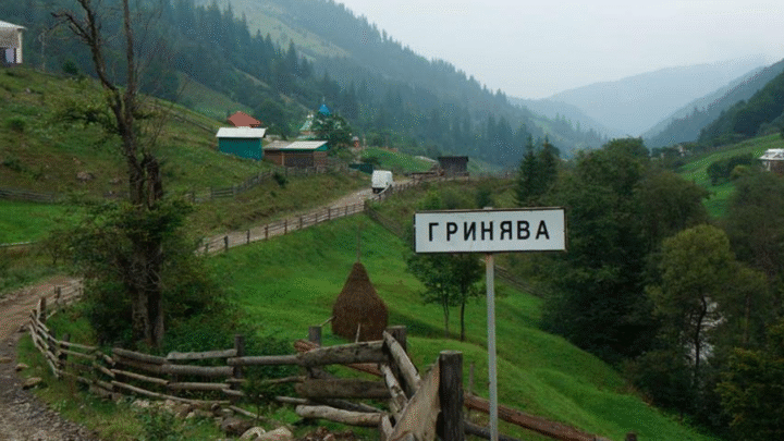 Негода на Прикарпатті: 1000 людей залишилися без транспортного сполучення