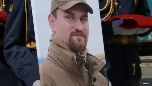 Київ попрощався із загиблим пілотом, Героєм України Максимом Устименком (фото)