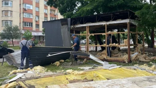 Біля метро «Житомирська» завершено демонтаж МАФів, який тривав два тижні (фото)