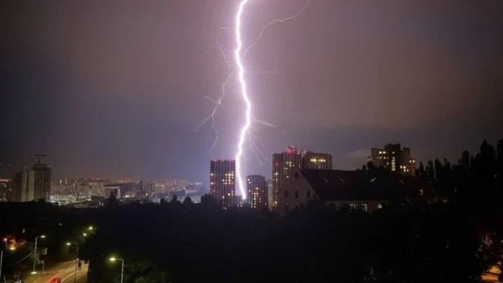 Київ накрила сильна гроза