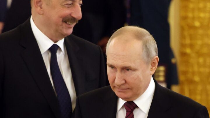 Кремль вимагає "поваги до росіян" в Азербайджані