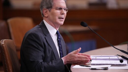 США пригрозили Китаю введенням 100% мита через закупівлю російської нафти