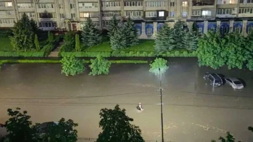 Місто на Хмельниччині пережило 8-годинну зливу (фото, відео)