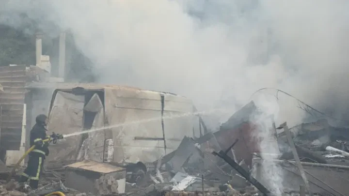 Наслідки масованого удару по Хмельниччині: фото, відео