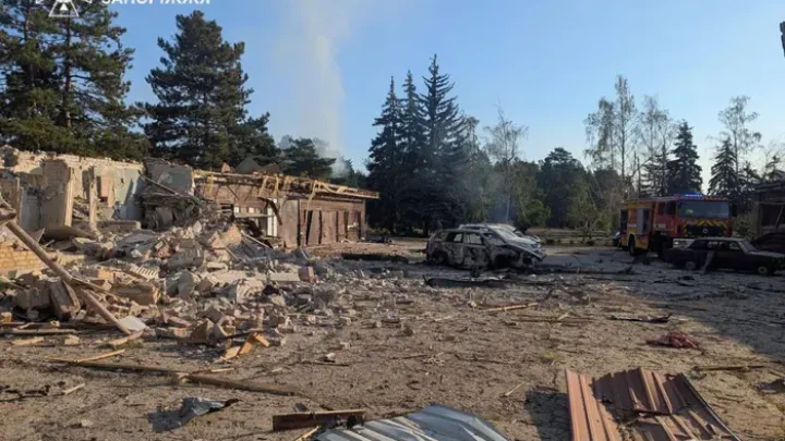 Окупанти вдарили по базі відпочинку в Запорізькому районі (фото, відео)