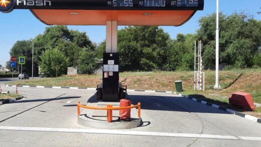 В Росії масово закриваються заправки через "форс-мажори" на НПЗ - ЗМІ