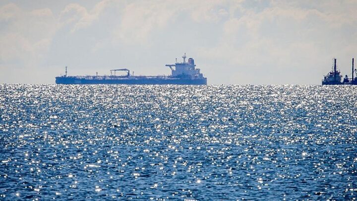 Майже 20% нафтових танкерів належать до "тіньового флоту" Росії - ЗМІ