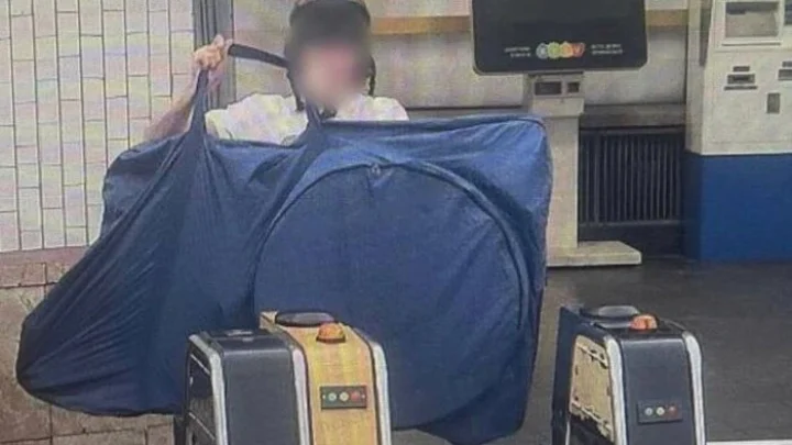 Поліція затримала студента, який катався на велосипеді по ескалатору метро
