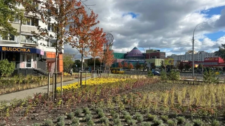 На Оболоні замість кіосків облаштовано два нові сквери (фото)