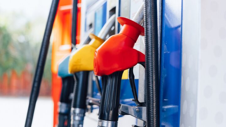 Білорусь відновила поставки бензину в Росію - розвідка