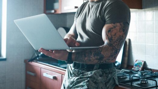 В США засудили екс-військового за "злив" інформації про Україну