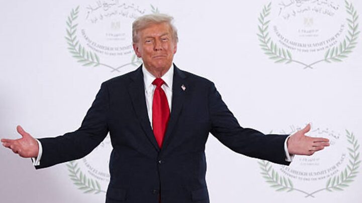 Трамп: Ніколи не закликав Зеленського здати Донбас