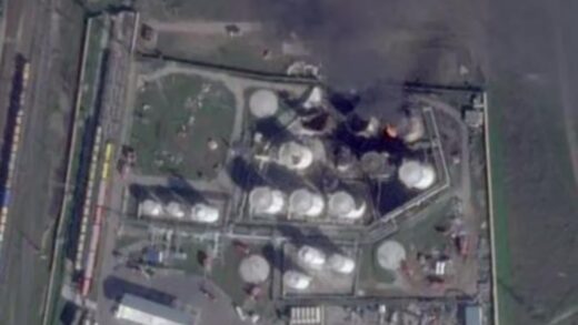 ЗМІ показали знімки ураженої нафтобази в Криму