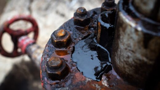 ЄС внесе китайські НПЗ до 19-го пакету санкцій - ЗМІ