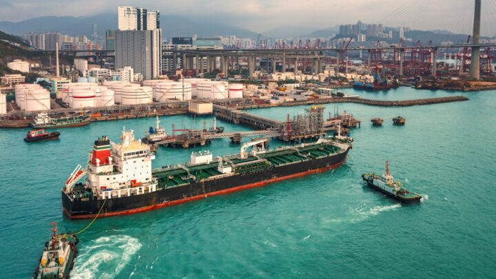 Китай призупинив закупівлі російської нафти після санкцій США - ЗМІ