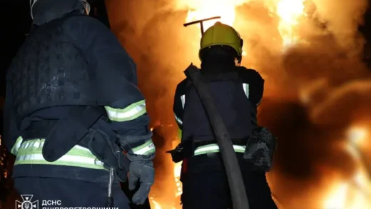 Атака на Кривий Ріг: зафіксовано понад 10 влучань, виникли пожежі