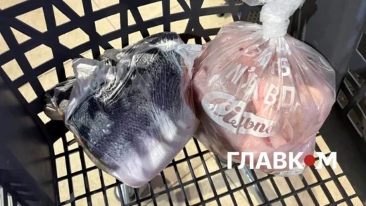 Поліетилен не зник? Як торгові заклади пакують рибу, м’ясо та овочі: огляд цін біопакетів