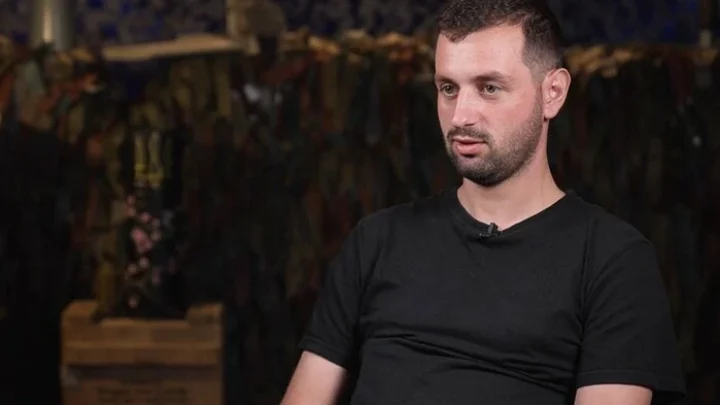 Змушували танцювати та розігрувати сценки з мультика «Маша і Ведмідь»: штурмовик розповів про пережите у полоні