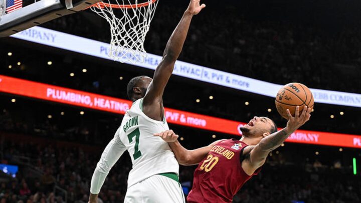 НБА: Лейкерс вирвали перемогу на останніх секундах