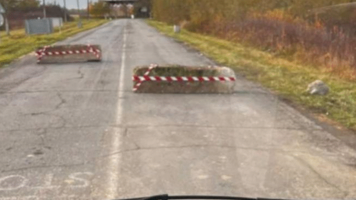 Прорив кордону: біля пунктів пропуску почали встановлювати бетонні блоки