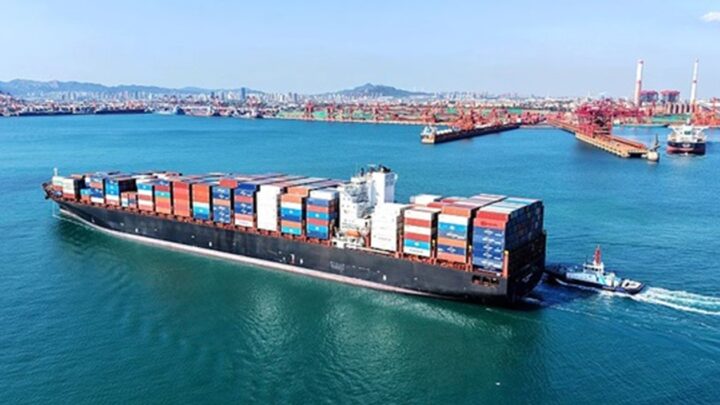 Китай зупинив на рік портові збори для суден США