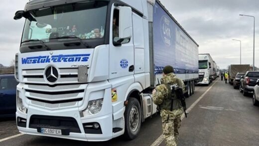 Україна імпортувала товарів вдвічі більше, ніж експортувала