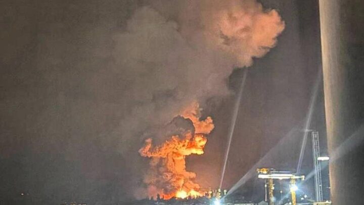 У Новоросійську палає нафтобаза
