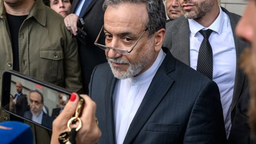 Іран заявив про повну зупинку збагачення урану