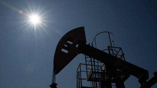 Ціни на нафту у світі почали зростати після місячного мінімуму