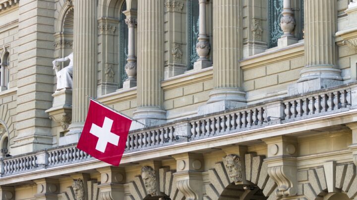 Парламент Швейцарії послабив обмеження на експорт зброї