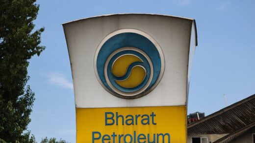 Більшість великих НПЗ Індії почали скуповувати російську нафту - ЗМІ