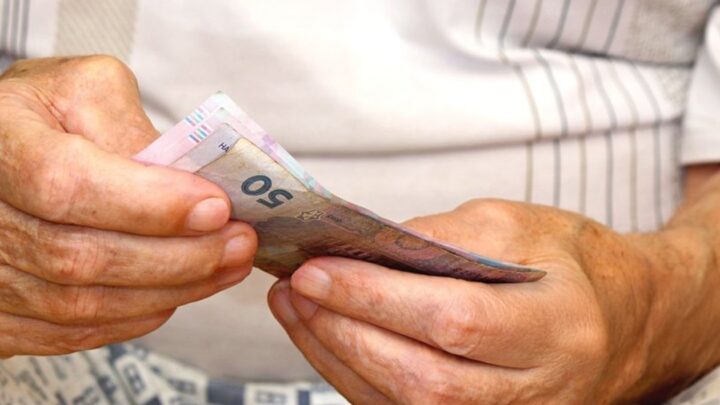 Отримувачів соцвиплат проінспектують: до кого прийдуть з перевірками