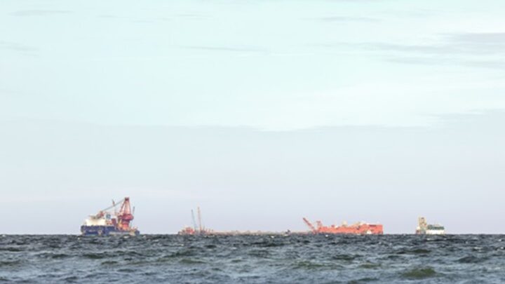 Ціни на нафту реагують на облогу Венесуели і обстріл танкера РФ