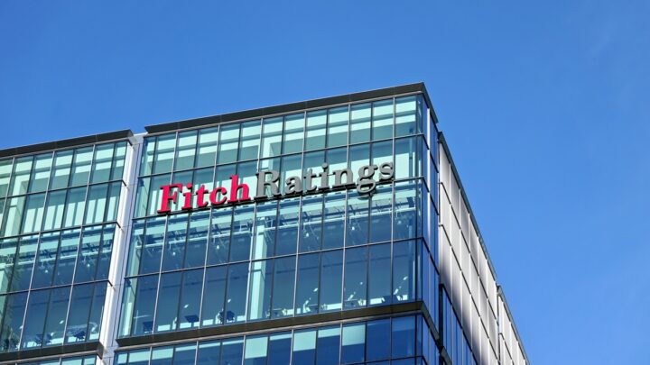Fitch підвищив кредитний рейтинг України