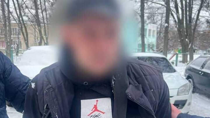 У Харкові оперативно затримали чоловіка, який напав на військового та відкрив вогонь по працівниках ТЦК