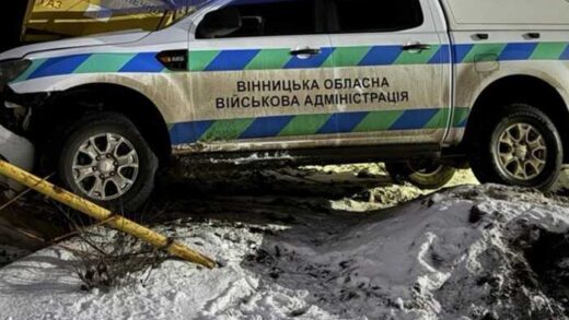 П’яне ДТП у Вінниці: оборонний пікап зніс газове обладнання, за кермом був посадовець ОДА Меньшіков