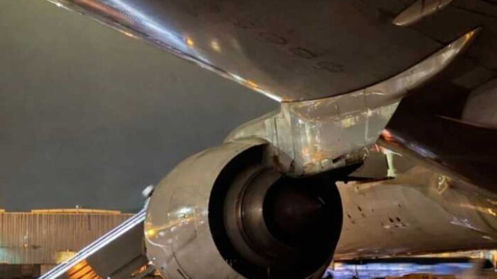 Російська авіація під санкціями: літаки все частіше летять за аварійним сигналом, а не маршрутом