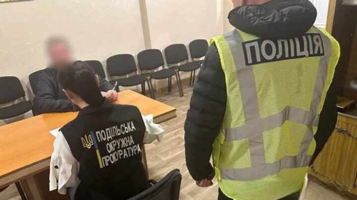 Сам собі начальник: на Одещині лікар призначив себе керівником і “винагородив” премією у пів мільйона